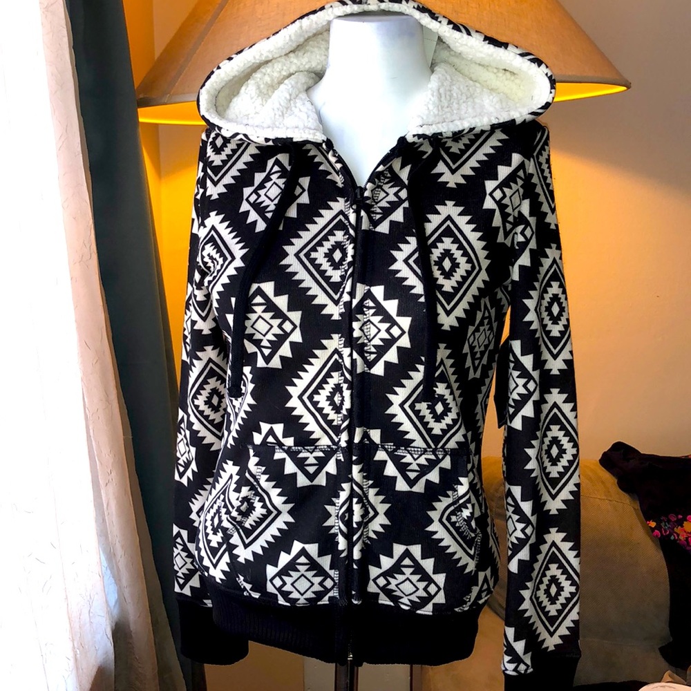 🏷Almost Famous Black Comb Star Hoodie - Size XS